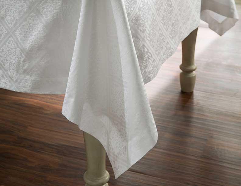 Tablecloth - Luciana Scroll